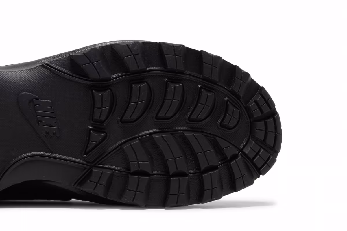 Nike Manoadome Triple Black, view 6