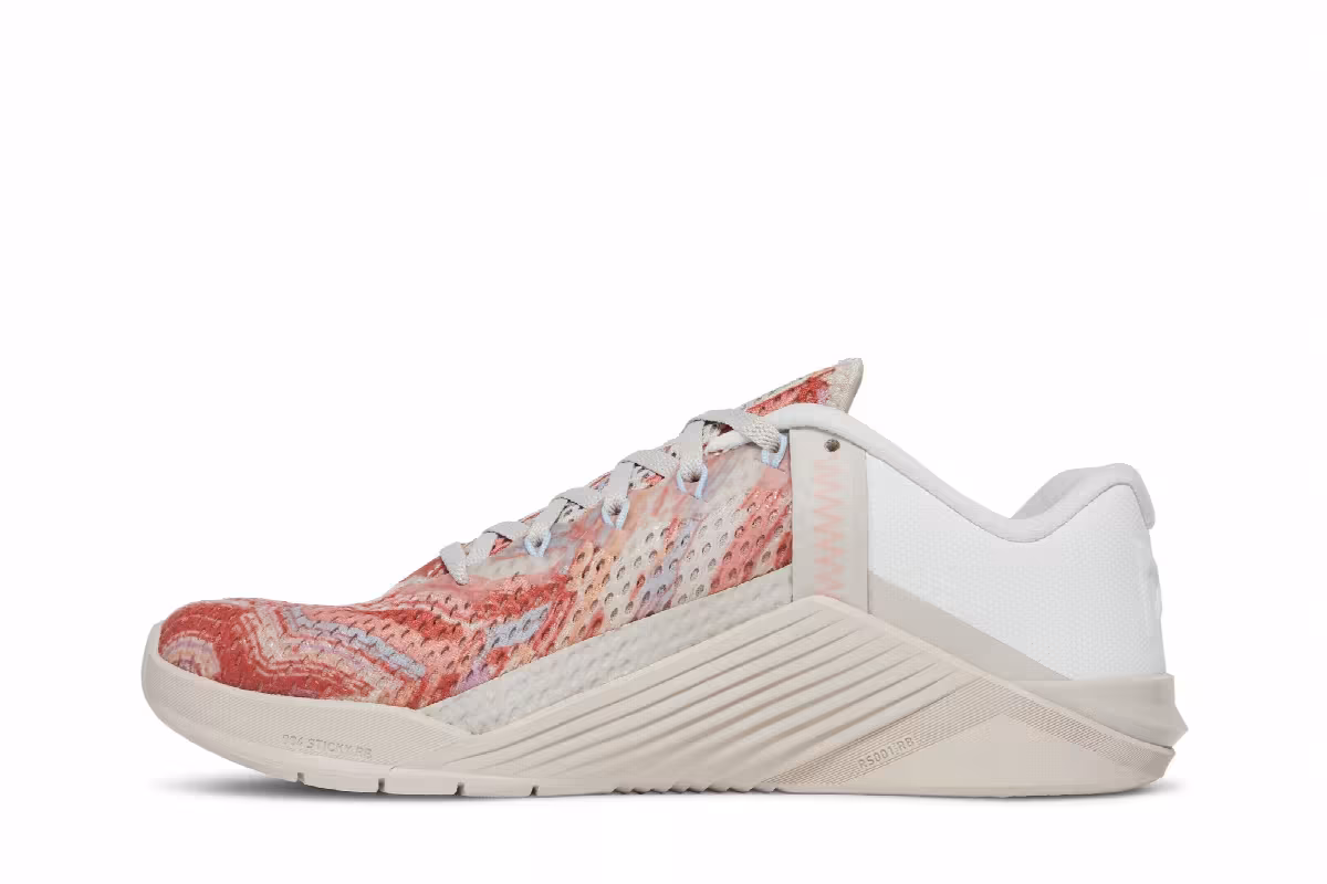 Nike Women's Metcon 6 Desert Sand Crimson Bliss, view 4