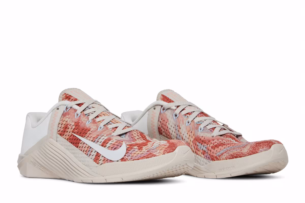 Nike Women's Metcon 6 Desert Sand Crimson Bliss, view 9