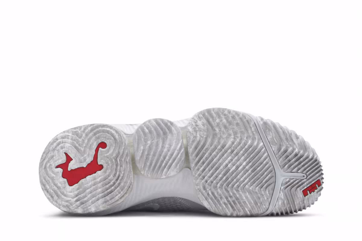 Nike LeBron 16 Low Wolf Grey, view 5