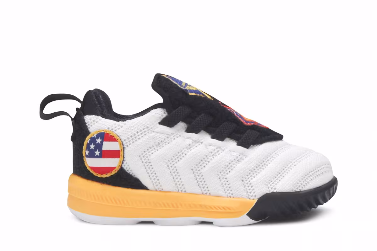 Nike LeBron 16 TD Space Travel, view 2