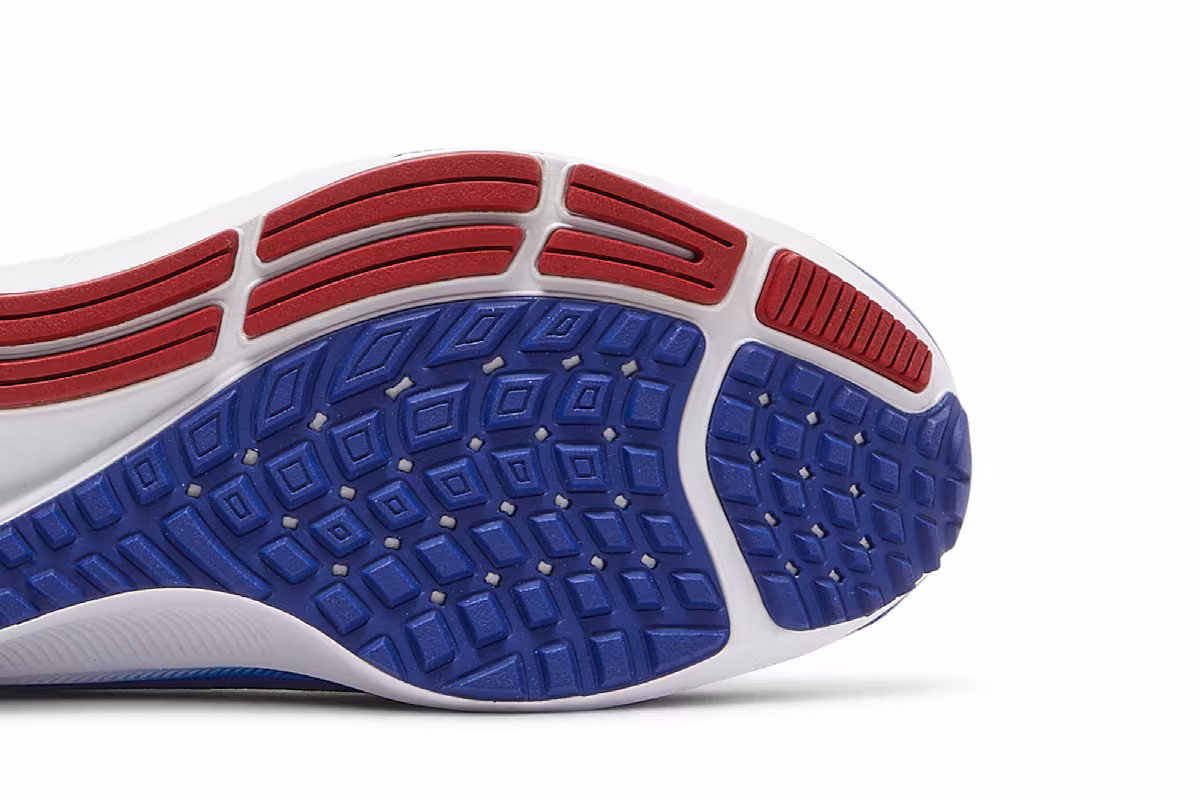 Nike NFL x Air Zoom Pegasus 38 Buffalo Bills, view 6