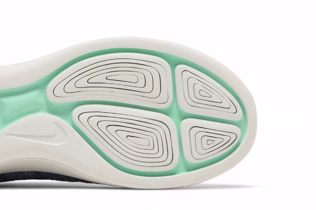 Nike Lunarepic Low Flyknit, view 6