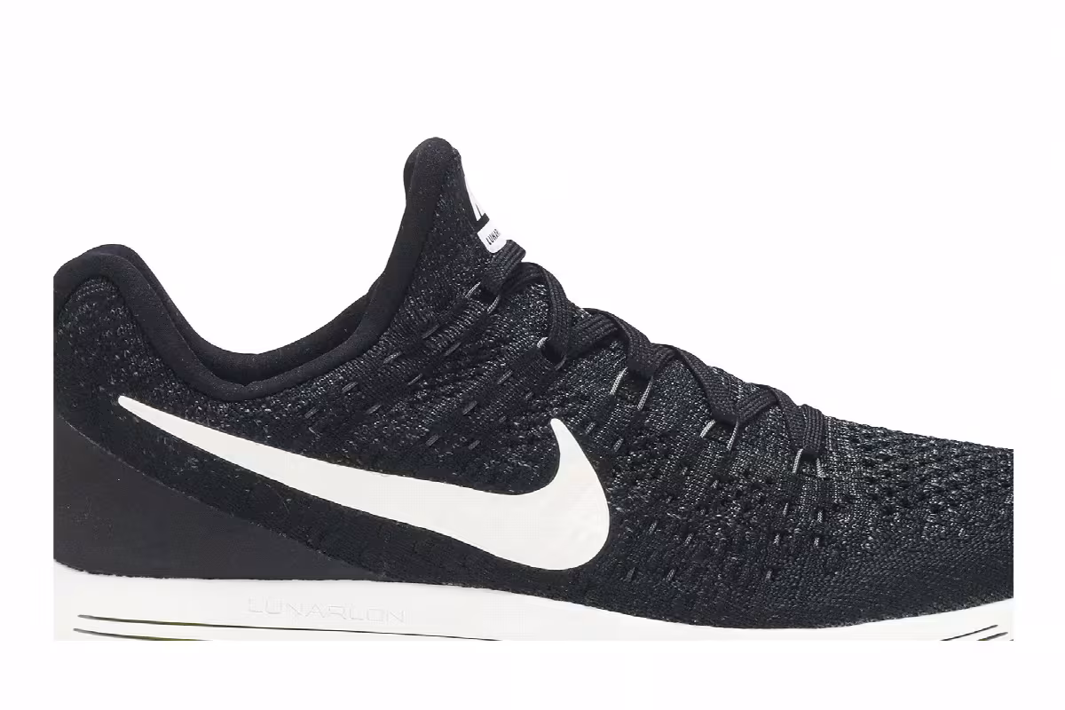 Nike LunarEpic Low Flyknit 2 Black, view 3