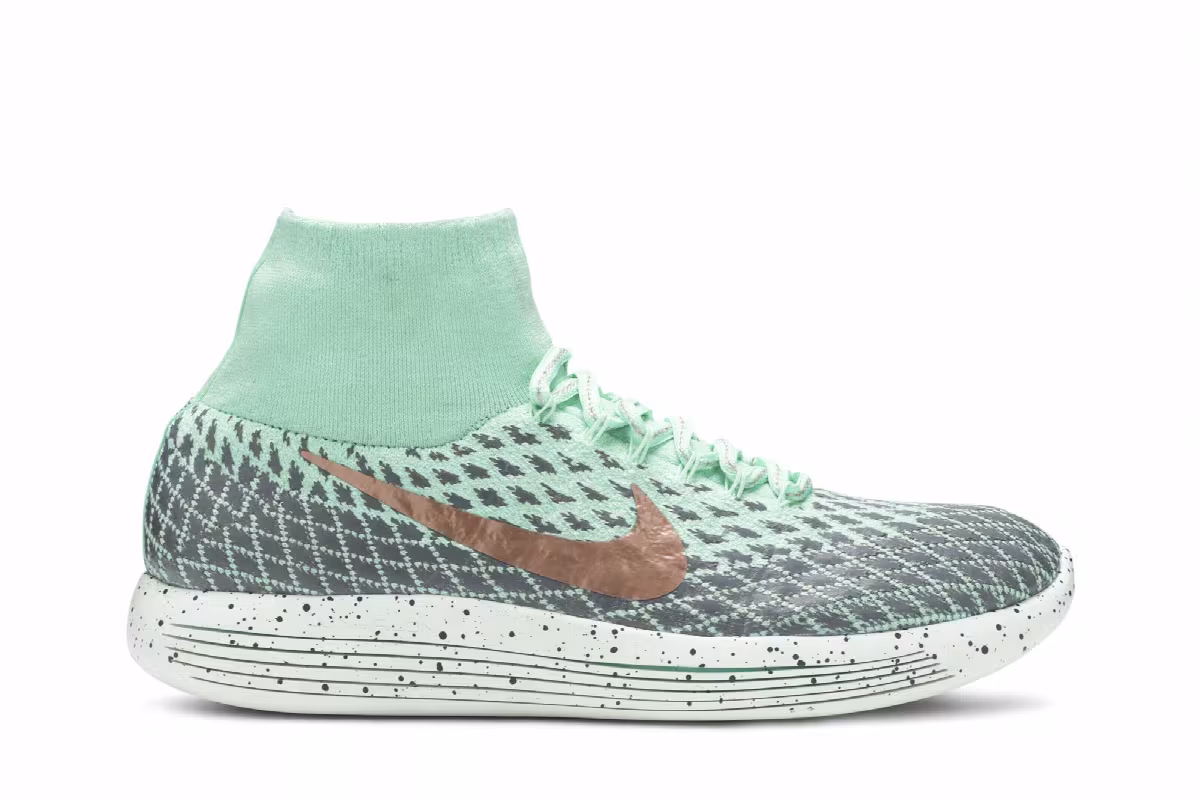 Nike Women's LunarEpic Flyknit Shield, view 2