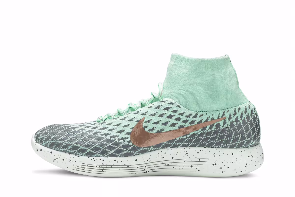 Nike Women's LunarEpic Flyknit Shield, view 4