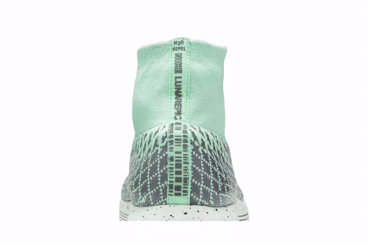 Nike Women's LunarEpic Flyknit Shield, view 8