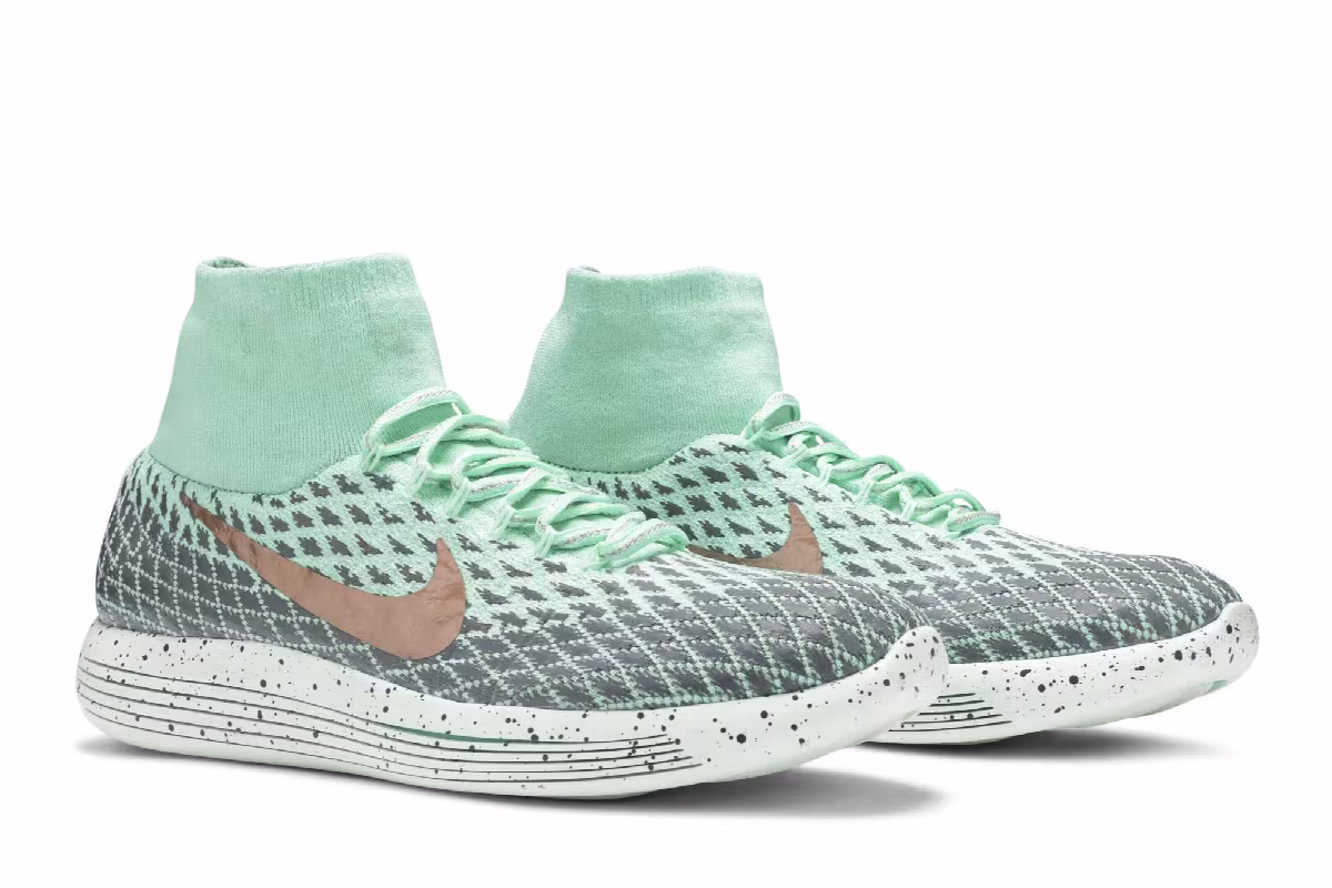 Nike Women's LunarEpic Flyknit Shield, view 9