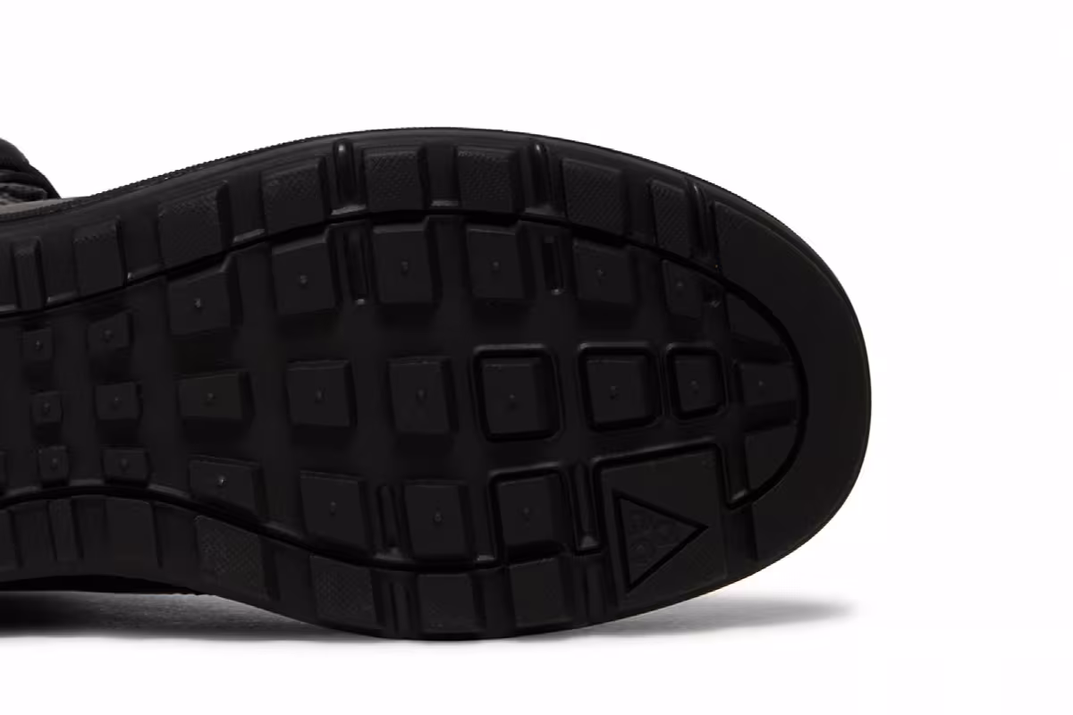 Nike Woodside 2 Triple Black, view 6
