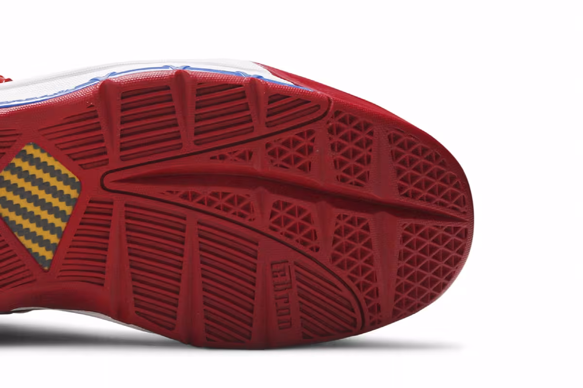 Nike Zoom Lebron 3 Superman, view 6