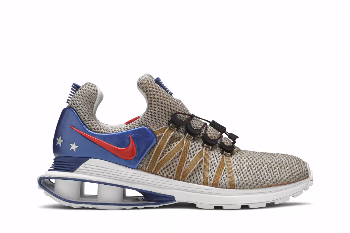 Nike Shox Gravity Metallic Gold, view 2