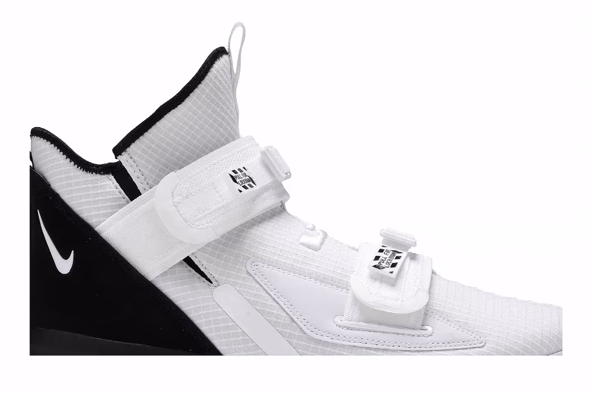 Nike LeBron Soldier 13 SFG White Black, view 3