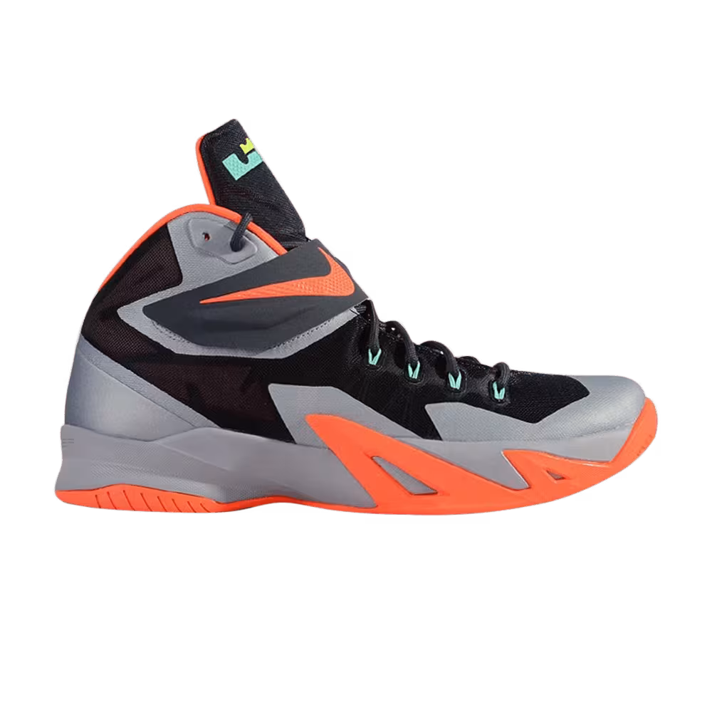 Nike Zoom Soldier 8