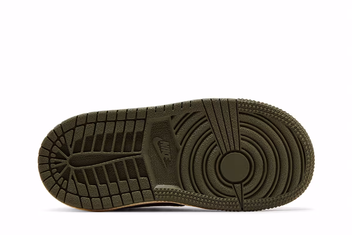 Travis Scott x Air Jordan 1 Low OG SP TD Reverse Olive / Medium Olive, view 5