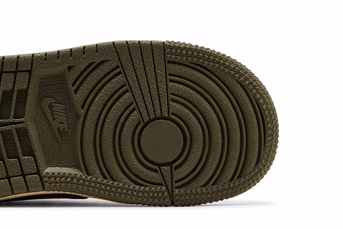 Travis Scott x Air Jordan 1 Low OG SP TD Reverse Olive / Medium Olive, view 6