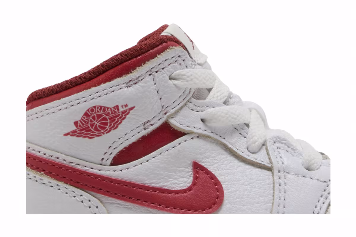 Air Jordan 1 Mid SE TD White Dune Red, view 3