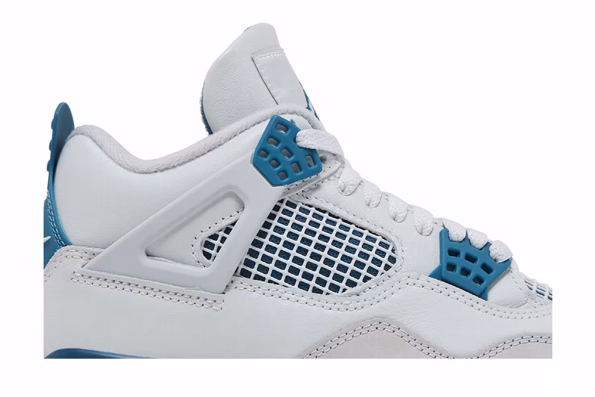 Air Jordan 4 Military Blue 2024, view 3