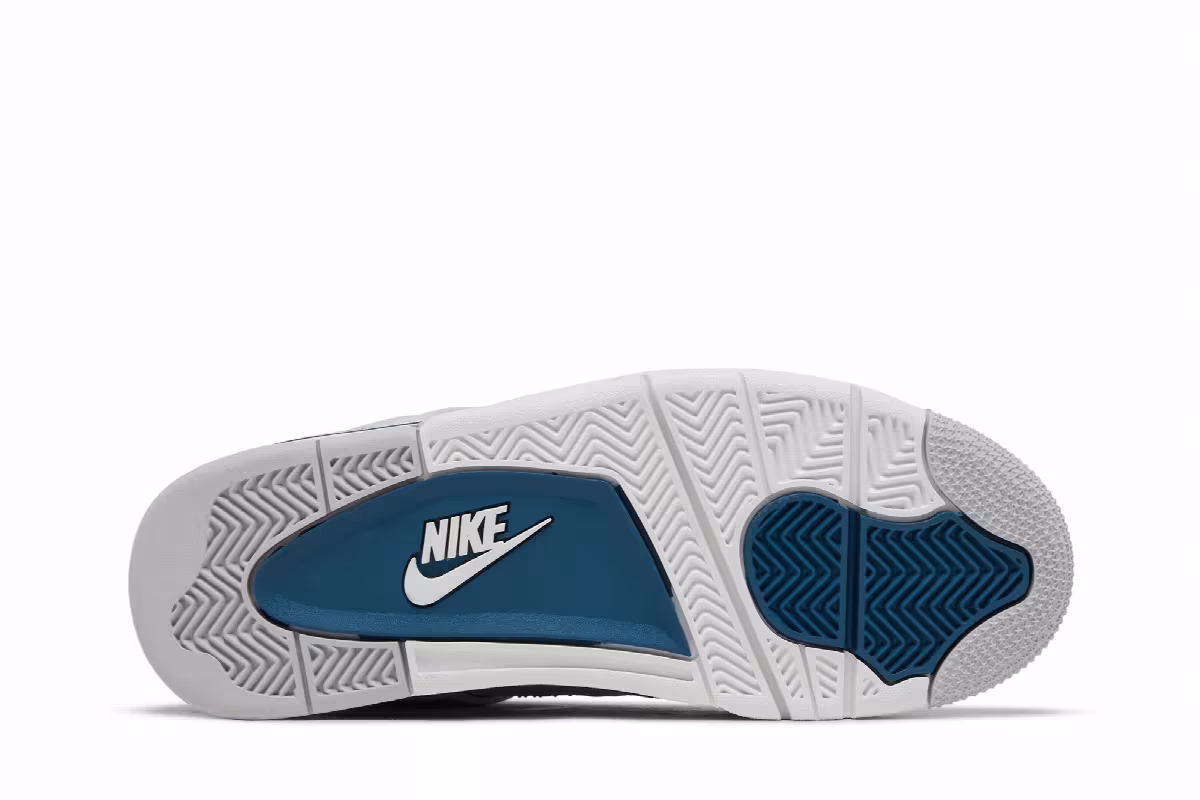Air Jordan 4 Military Blue 2024, view 5
