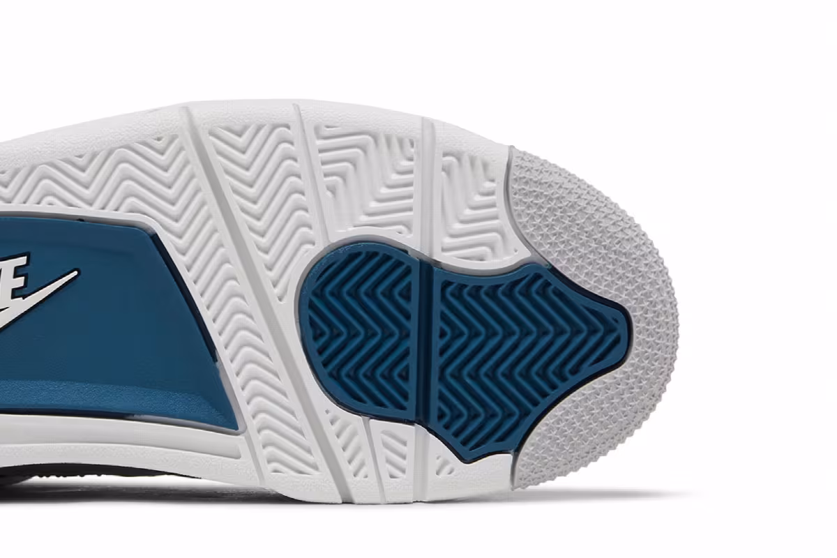 Air Jordan 4 Military Blue 2024, view 6