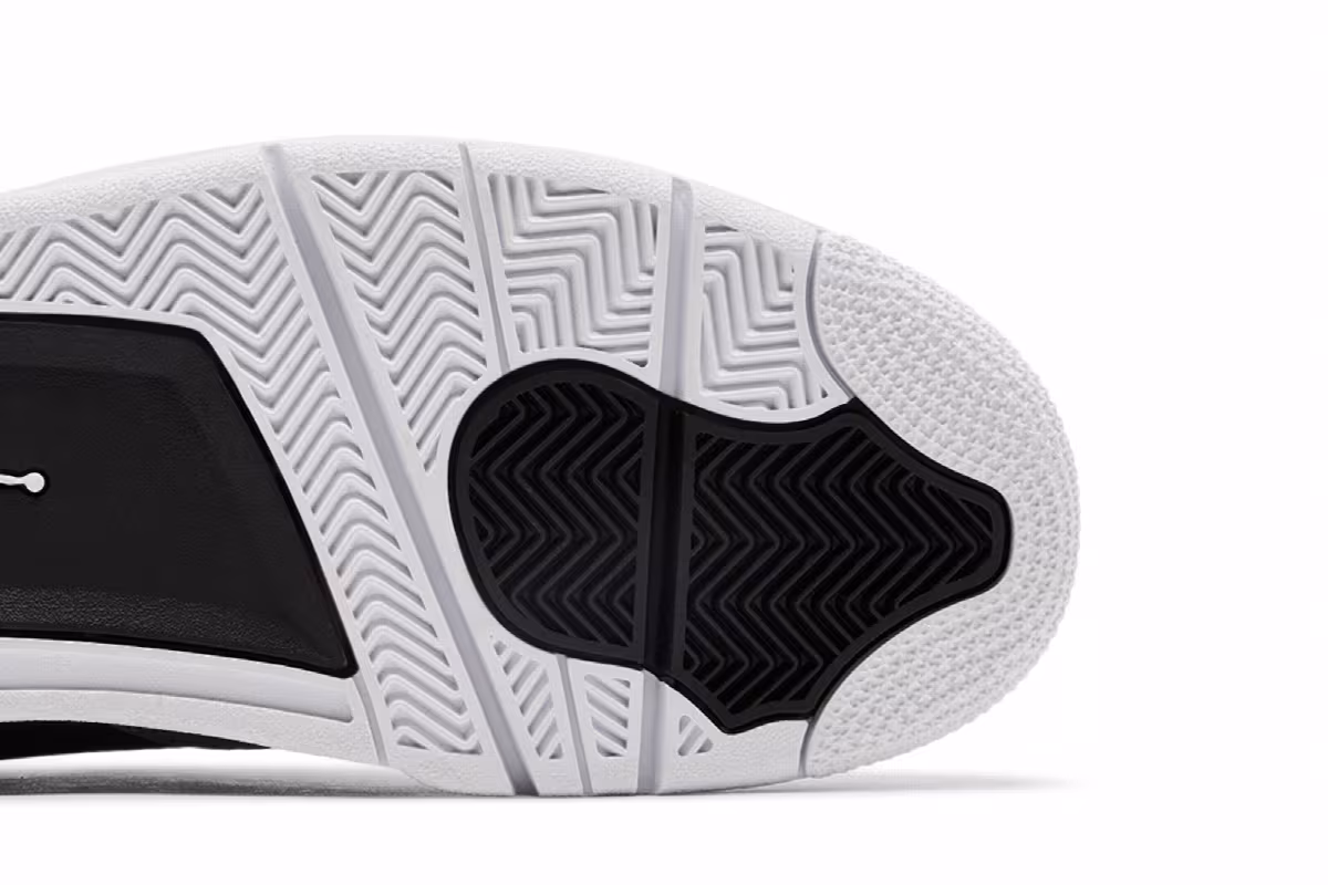 Air Jordan 4 Fear 2024, view 6