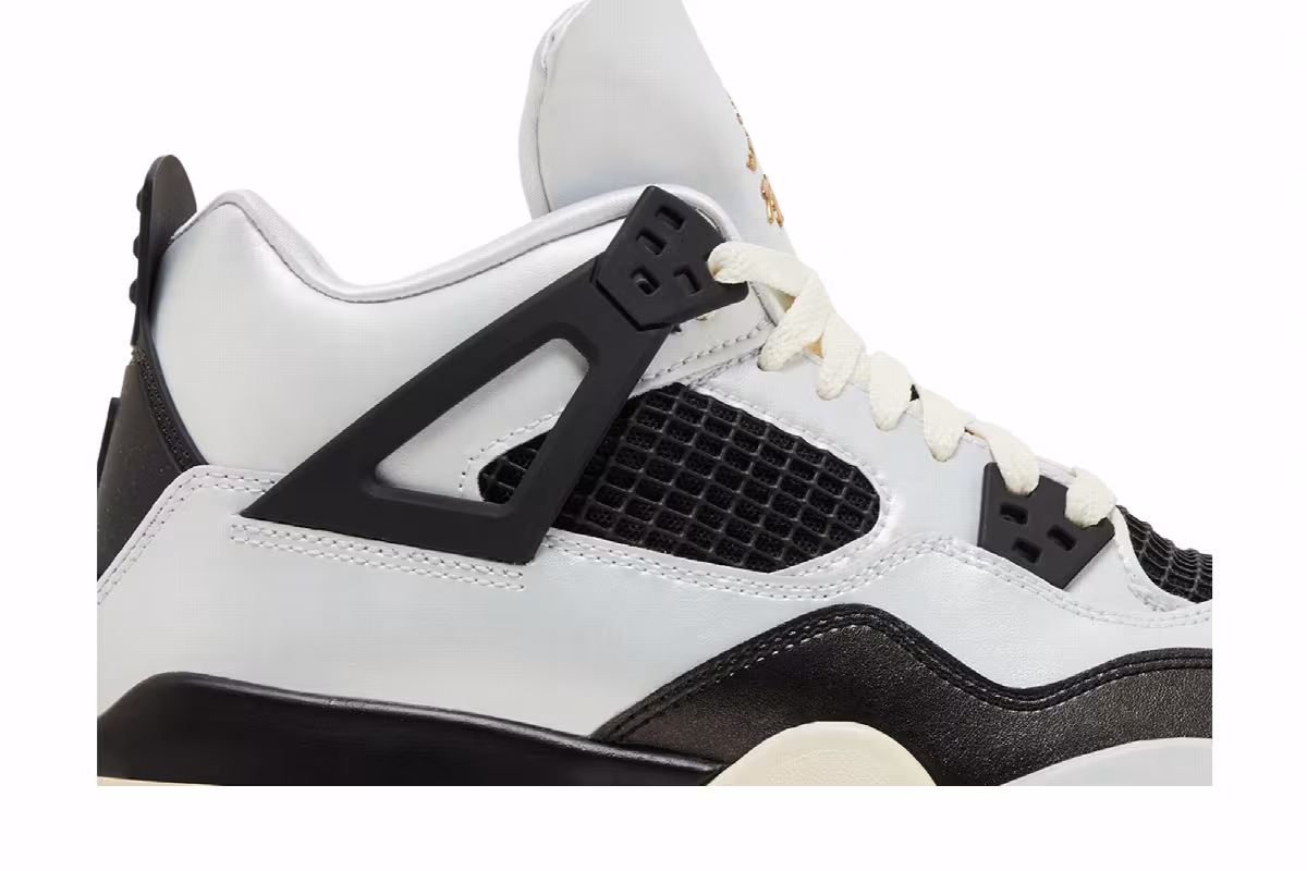 Air Jordan 4 GS Platinum Gold, view 3
