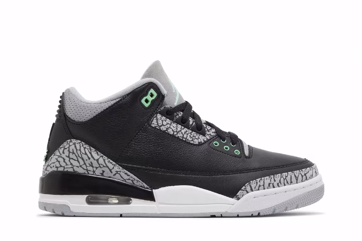 Air Jordan 3 Green Glow, view 2