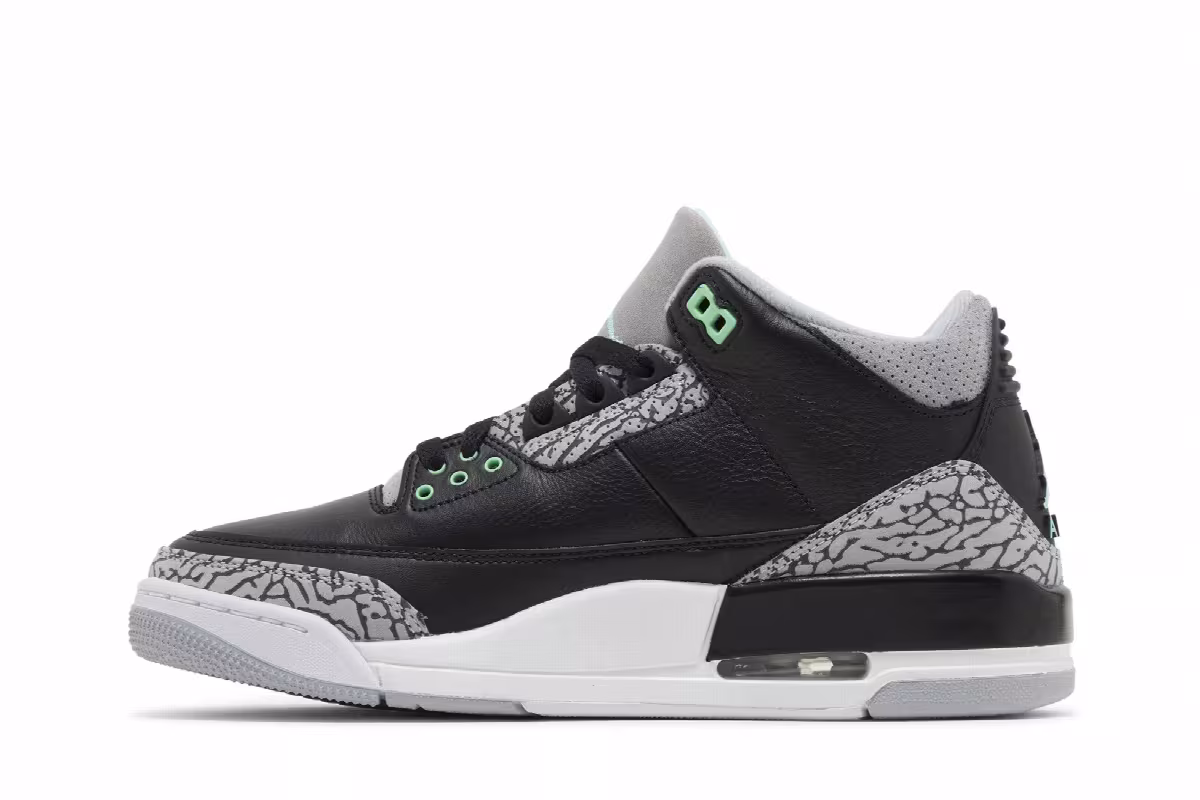 Air Jordan 3 Green Glow, view 4