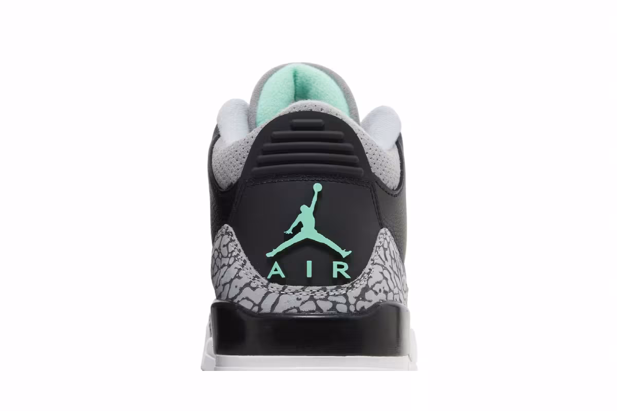 Air Jordan 3 Green Glow, view 8