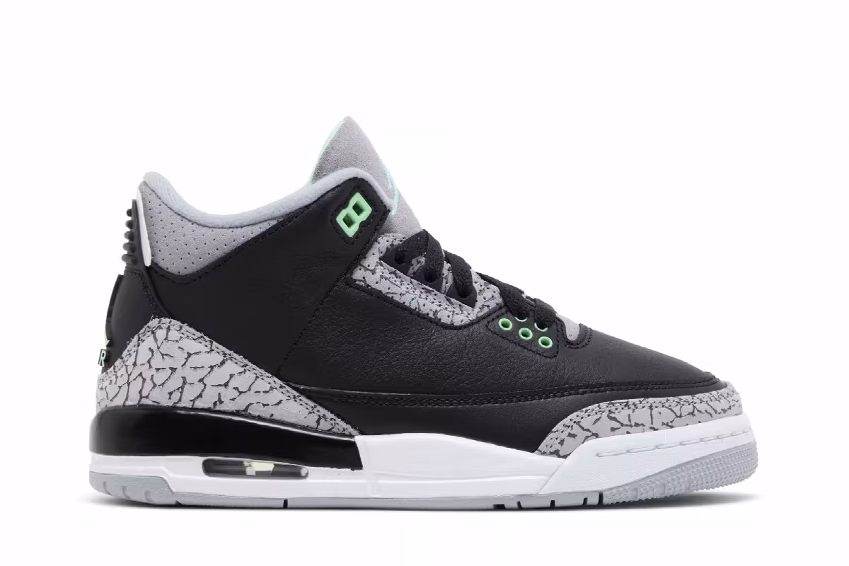 Air Jordan 3 GS Green Glow, view 2
