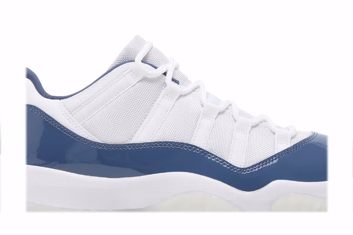 Air Jordan 11 Low Diffused Blue, view 3