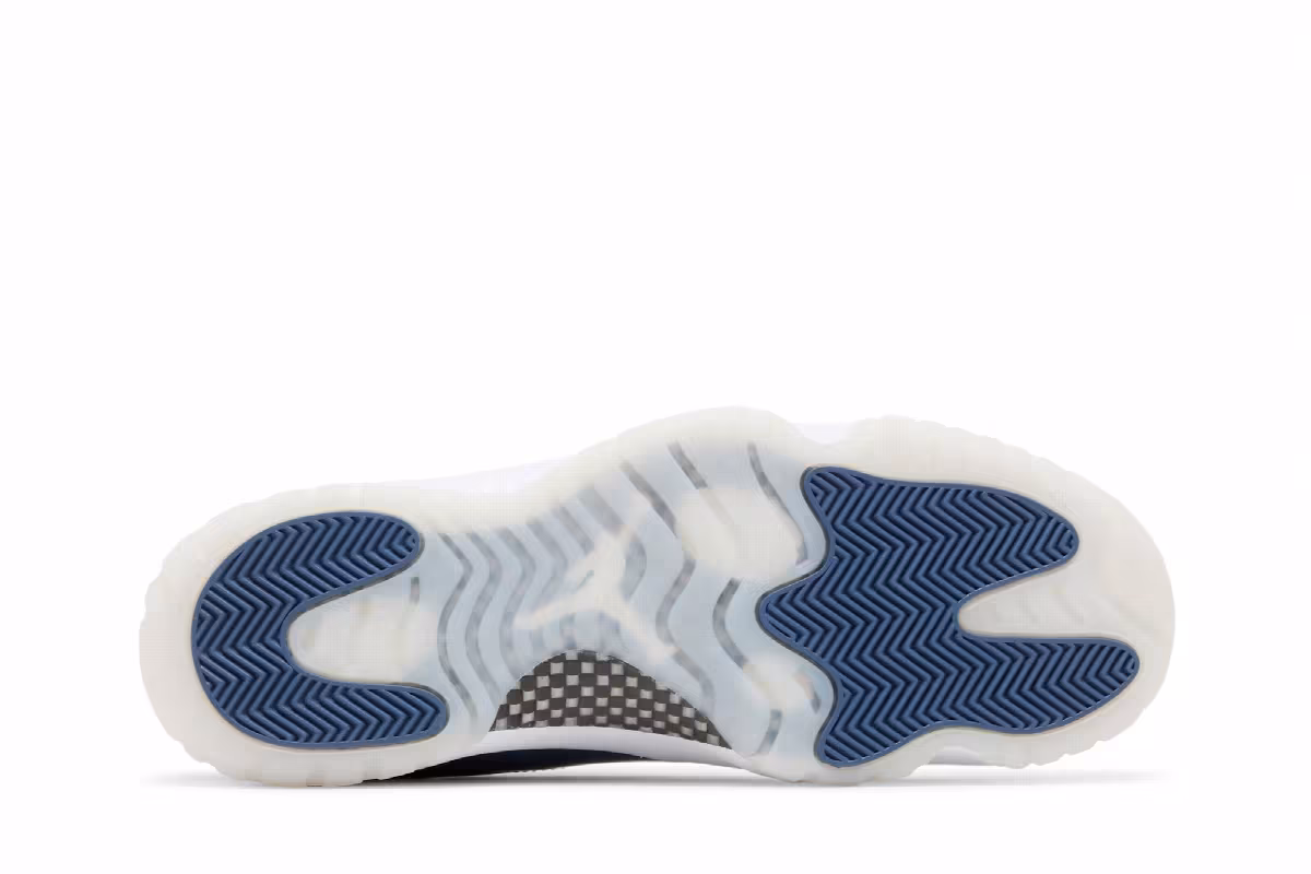 Air Jordan 11 Low Diffused Blue, view 5