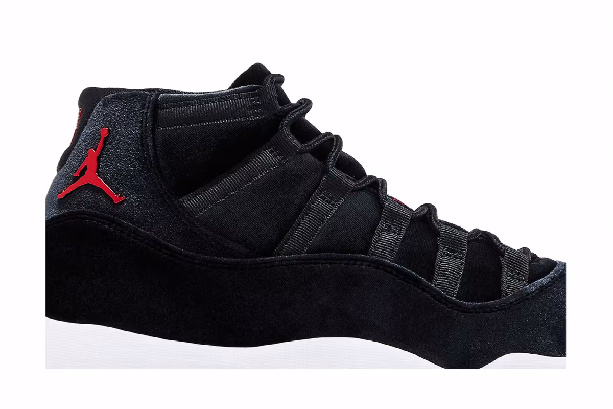 Women's Air Jordan 11 Bred Velvet, view 3