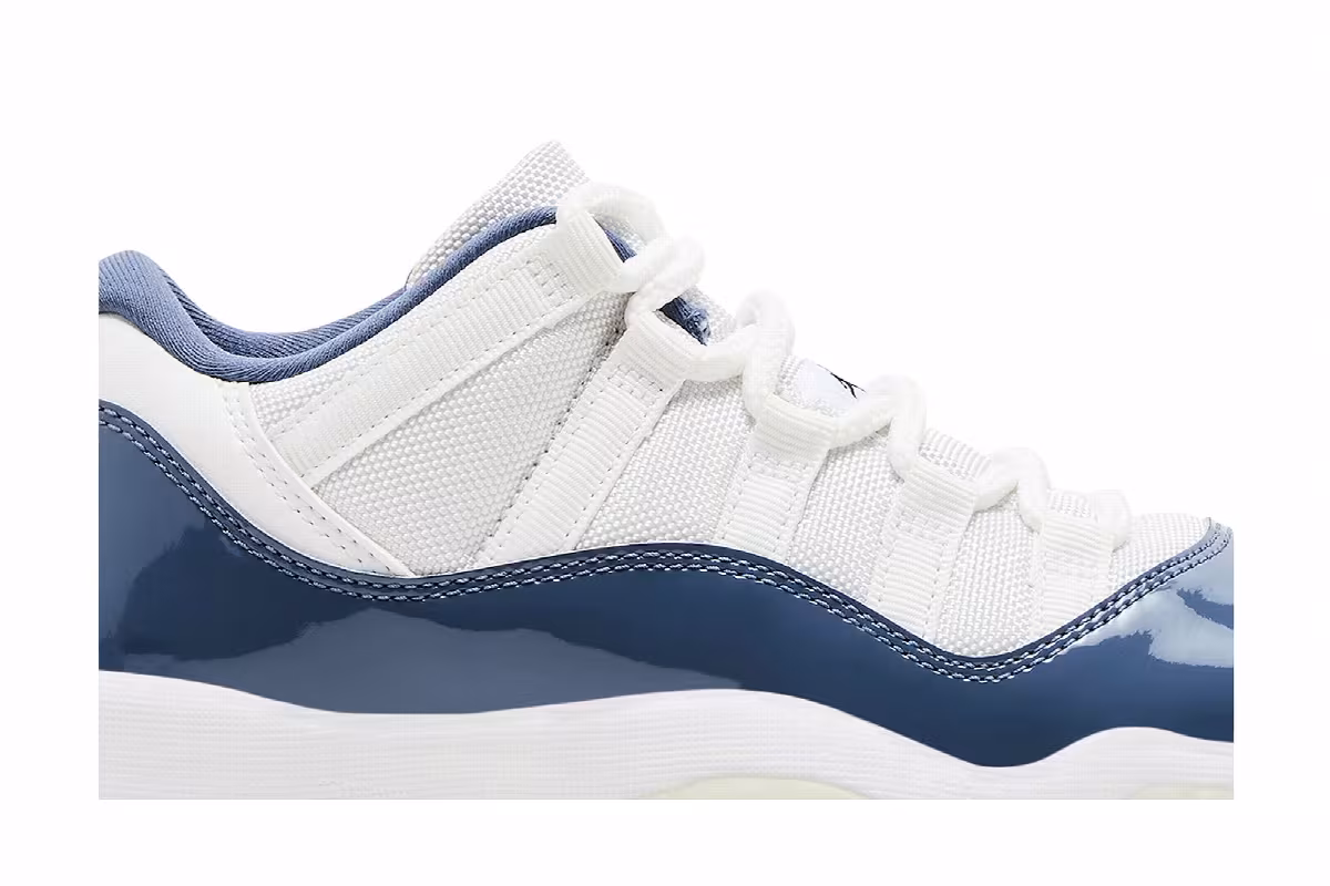 Air Jordan 11 Low GS Diffused Blue, view 3