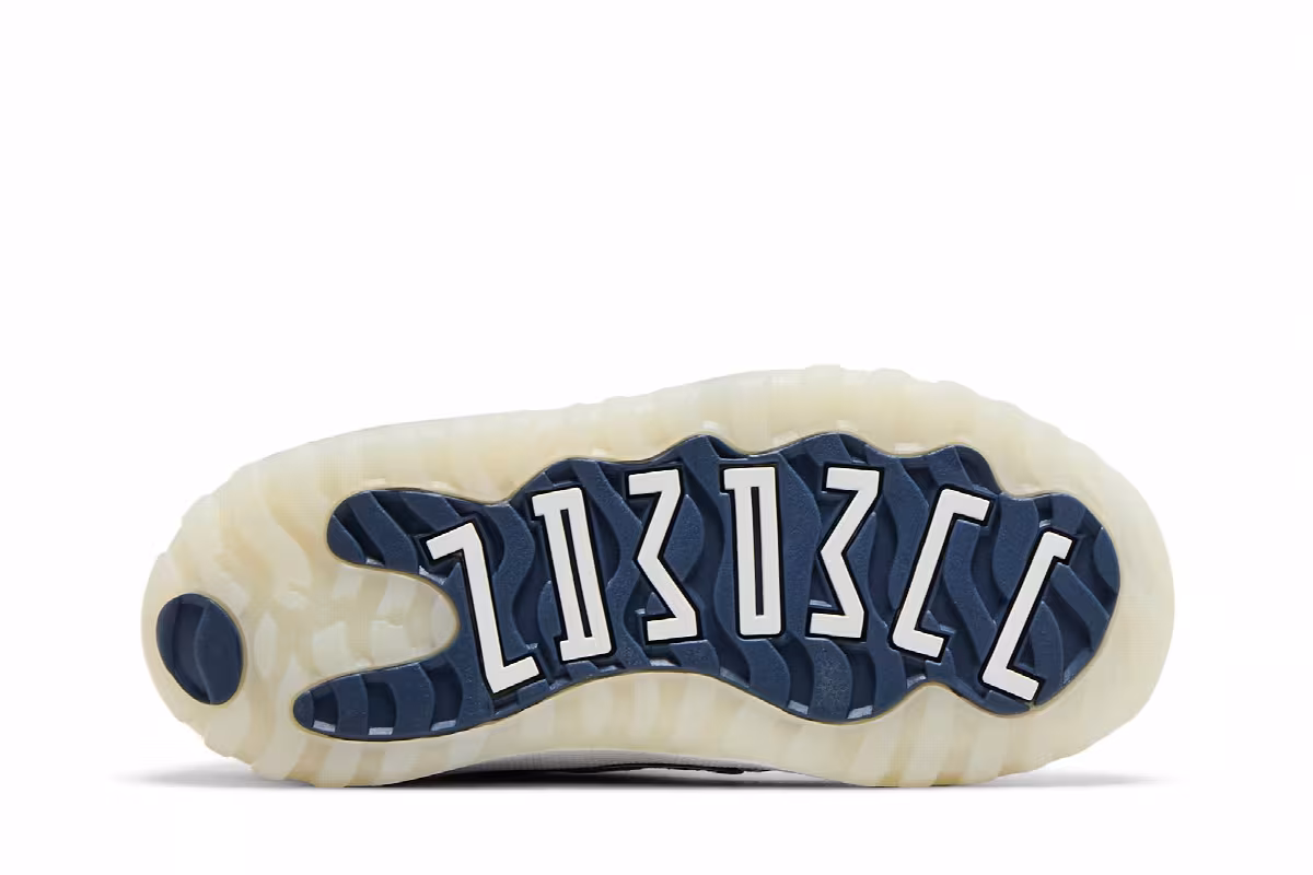 Air Jordan 11 Low TD Diffused Blue, view 5