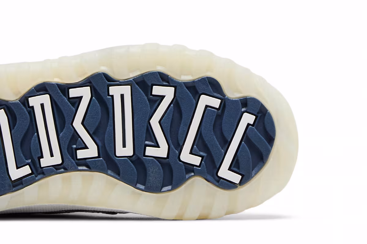 Air Jordan 11 Low TD Diffused Blue, view 6