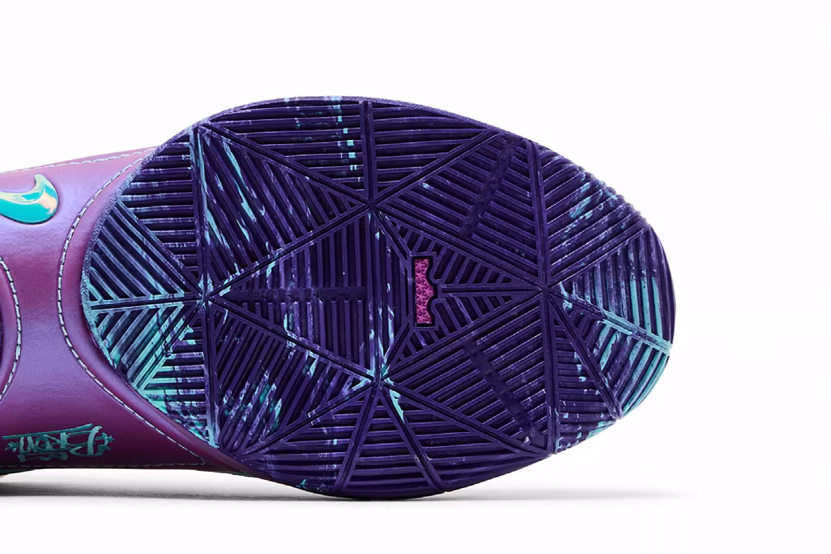 Nike Men's LeBron 22 Frozen Grapes, view 6