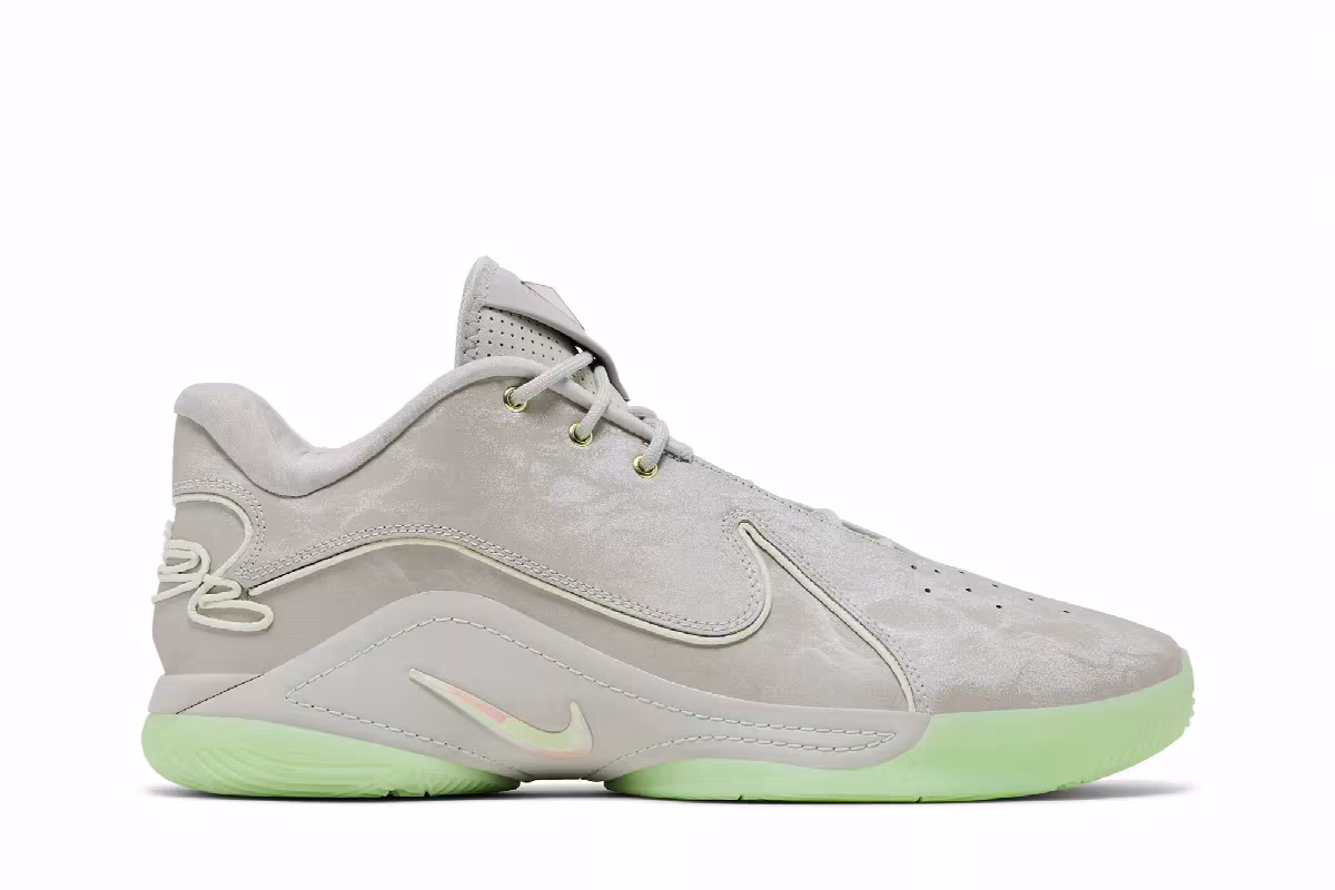 Nike LeBron 22 Dunkman, view 2