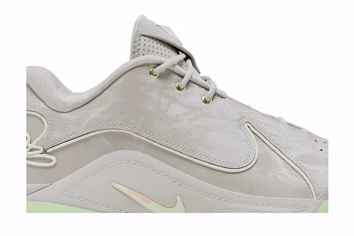 Nike LeBron 22 Dunkman, view 3