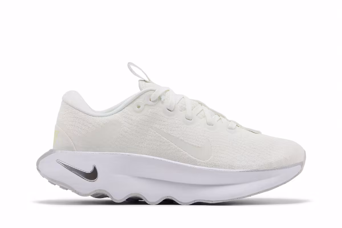 Nike Women's Motiva Summit White Metallic Silver, view 2