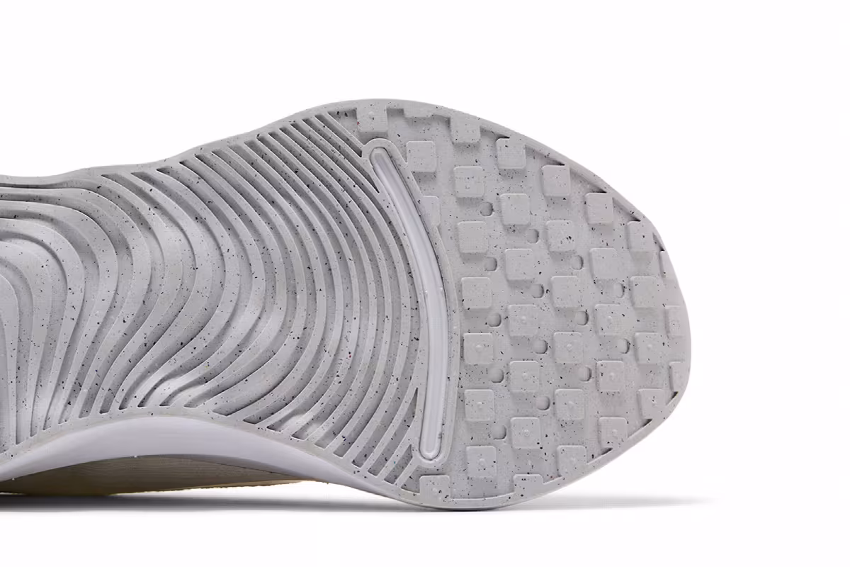 Nike Women's Motiva Summit White Metallic Silver, view 6