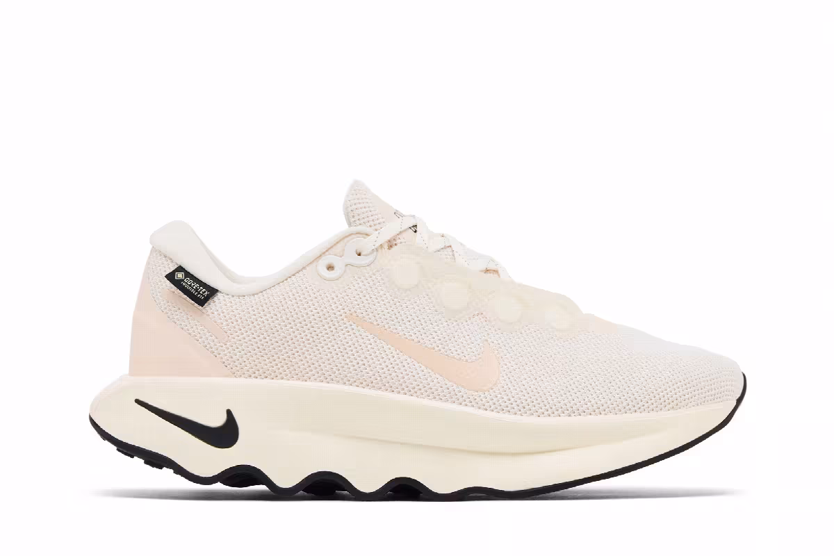 Nike Women's Motiva GORE-TEX Guava Ice, view 2