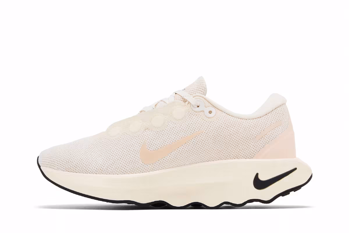 Nike Women's Motiva GORE-TEX Guava Ice, view 4