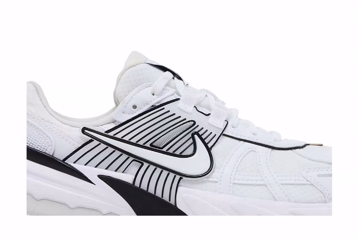 Nike Women's V2K Run White Platinum Tint, view 3