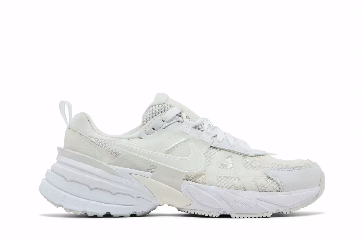 Nike Women's V2K Run Summit White, view 2