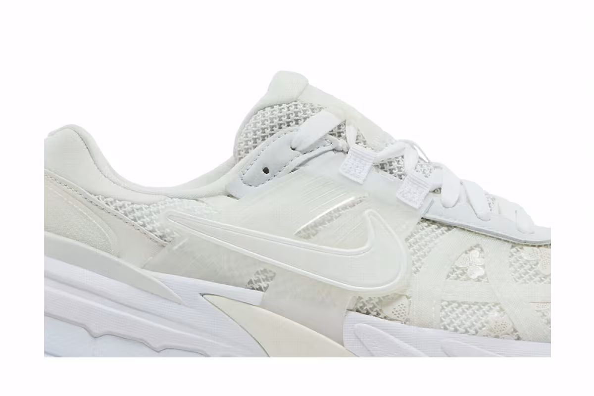 Nike Women's V2K Run Summit White, view 3