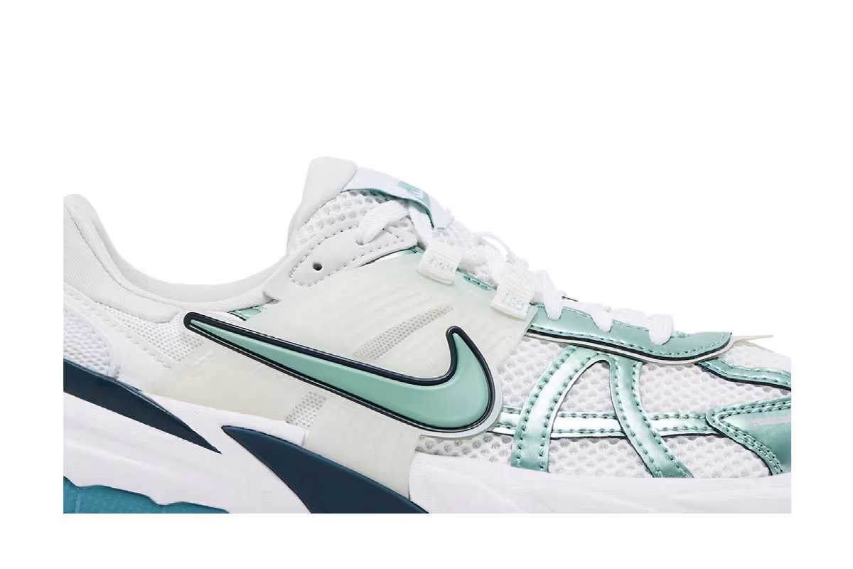Nike Women's V2K Run Cannon, view 3