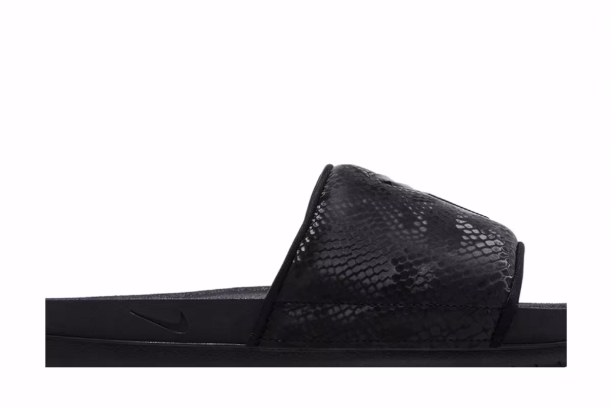 Kobe Bryant x Nike Offcourt Slide Triple Black, view 3