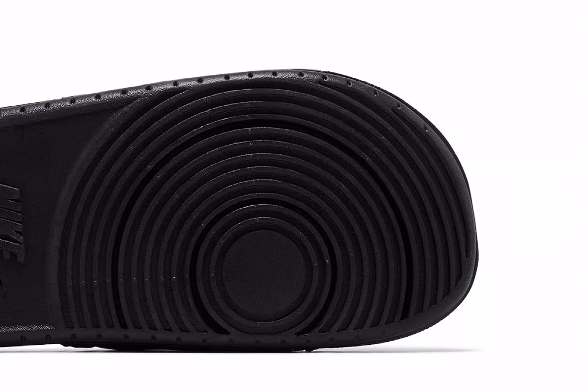 Kobe Bryant x Nike Offcourt Slide Triple Black, view 6