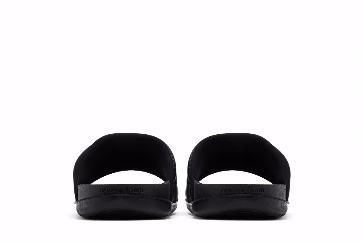 Kobe Bryant x Nike Offcourt Slide Triple Black, view 7