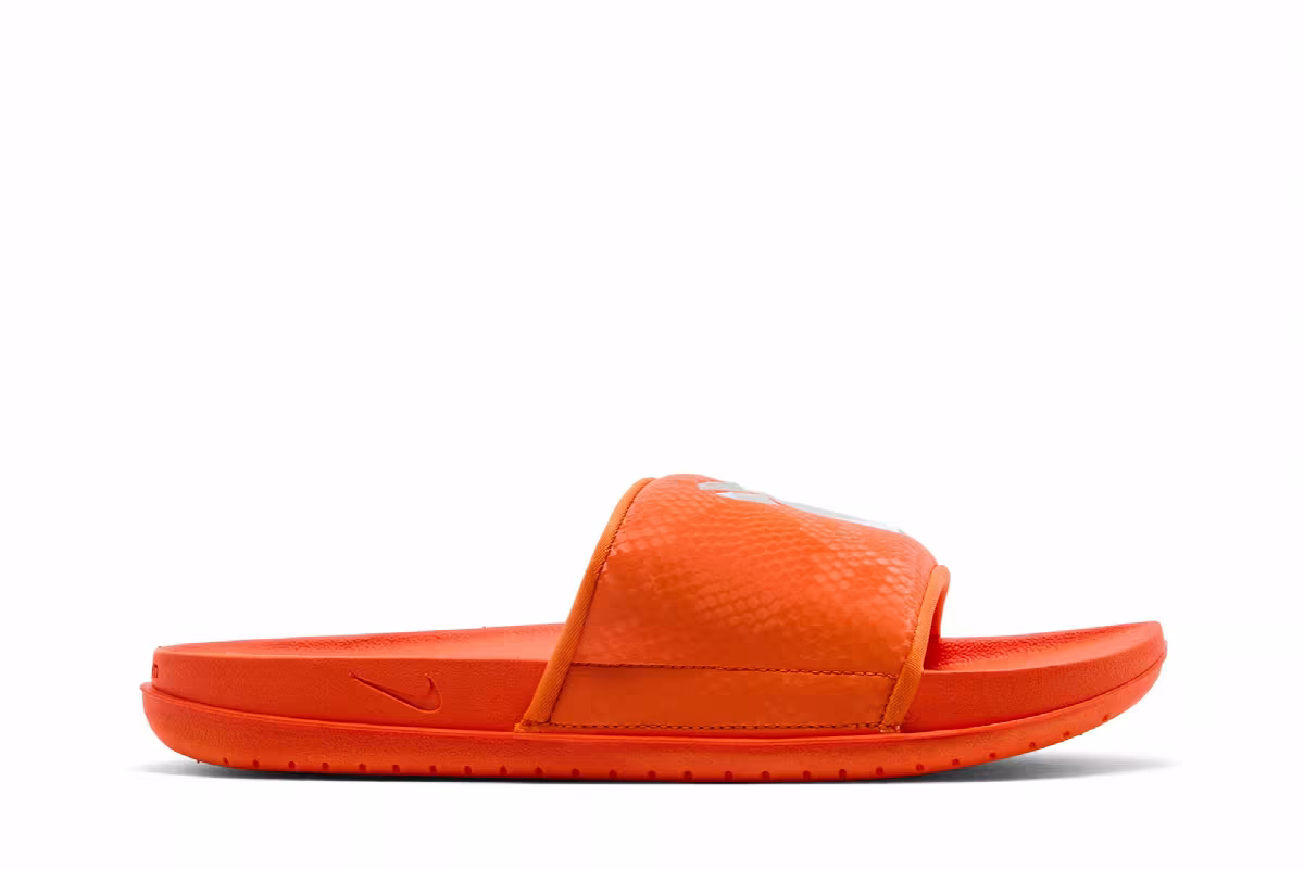 Kobe Bryant x Nike Offcourt Slide Safety Orange, view 2